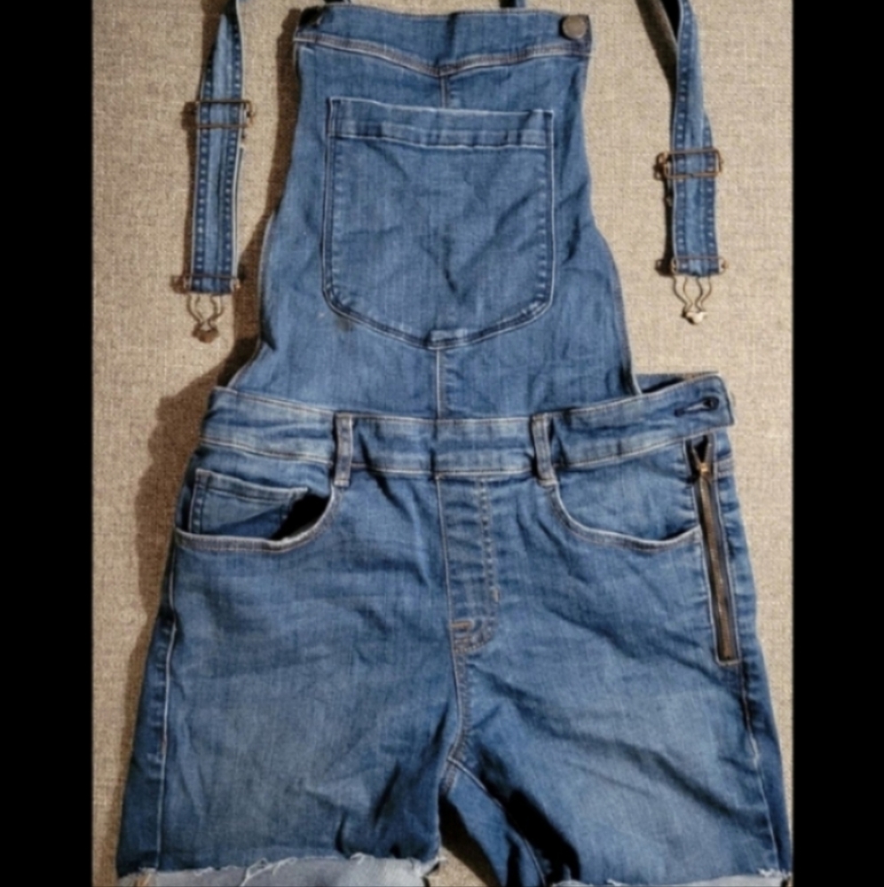 Kendall+Kylie soft denim overalls, size 36!